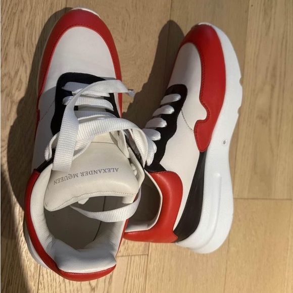 Man's Alexander McQueen Sneakers 7.5 - Picture 2 of 2